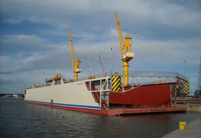 Fixed Floating Dock Crane